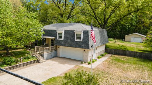 6458 Tamarack Dr, Fruitport, MI, 49415-9606 | Card Image