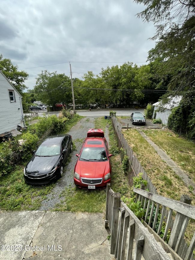 2nd floor 252 Morton Avenue, Sold in Albany Zoocasa