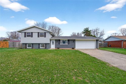 5221 Ottawa Dr, Fairborn, OH, 45324-1925 | Card Image
