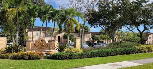 apt-4202-2846 S University Dr, Davie, FL, 33328-1449 | Card Image