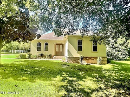 16 N North Hill Drive, Carriere, MS, 39426 | Card Image