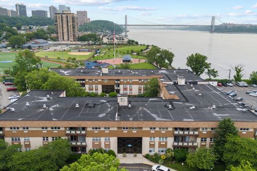apt-f26-1111 River Rd, Edgewater, NJ, 07020-1326 | Card Image