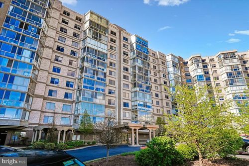 604-19375 Cypress Ridge Ter, LEESBURG, VA, 20176-5187 | Card Image