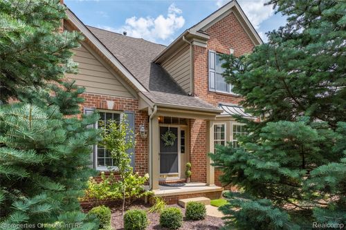 45042 Broadmoor Cir S, Northville, MI, 48168-8645 | Card Image