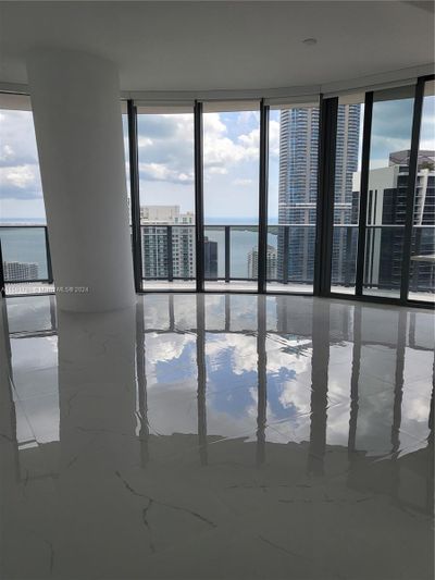 4303 - 45 SW 9th St, Condo with 3 bedrooms, 3 bathrooms and null parking in Miami FL | Image 1