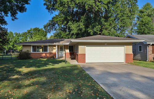 2109 S Kimbrough Ave, Springfield, MO, 65807-2811 | Card Image