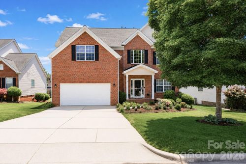 106 Planters Dr, Statesville, NC, 28677-9789 | Card Image