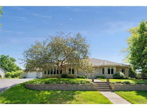700 Spruce Dr, Hudson, WI, 54016-1890 | Card Image