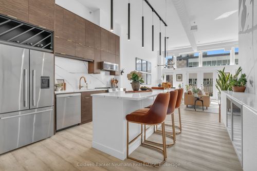 205-276 King St W, Kitchener, ON, N2G1B6 | Card Image