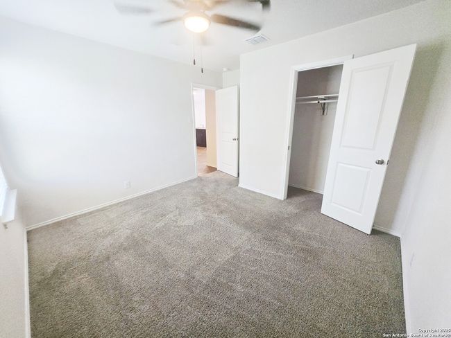 437 Middle Green Loop, House other with 3 bedrooms, 2 bathrooms and null parking in Floresville TX | Image 17