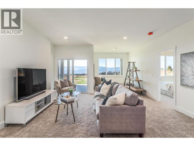 1436 Tower Ranch Dr, House other with 2 bedrooms, 3 bathrooms and 4 parking in Kelowna BC | Image 35