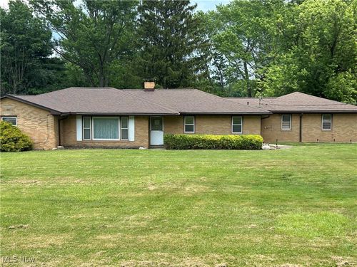 8963 Abbey Rd, North Royalton, OH, 44133-1121 | Card Image