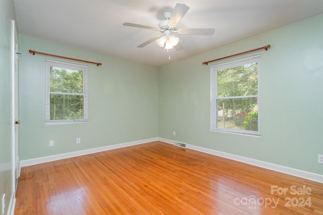 Secondary bedroom #1 | Image 16