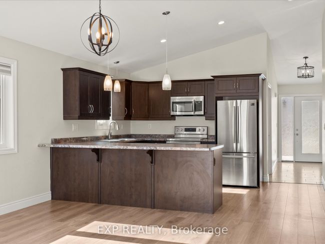 2540 Pillette Rd, House attached with 2 bedrooms, 2 bathrooms and 2 parking in Windsor ON | Image 11