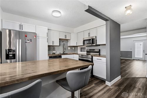 6484 Quintessa Ct, Dayton, OH, 45449-3533 | Card Image