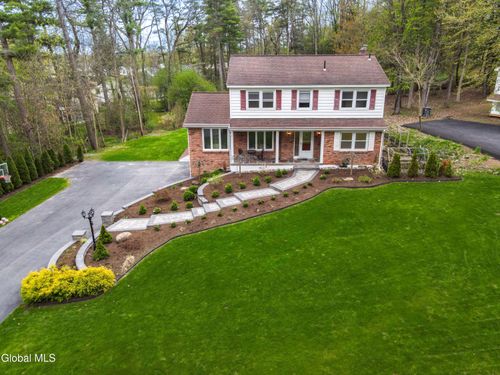 2292 Pinehaven Dr, Niskayuna, NY, 12309-2607 | Card Image