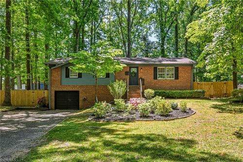 402 Kyle Rd, Winston-Salem, NC, 27104-2837 | Card Image