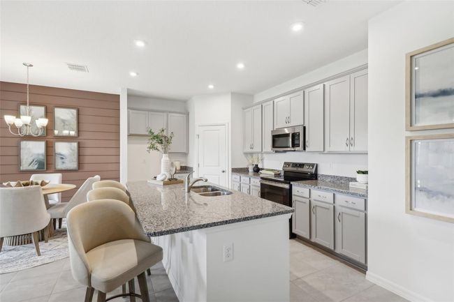917 Pearlwood Loop, House other with 4 bedrooms, 2 bathrooms and null parking in EAGLE LAKE FL | Image 15
