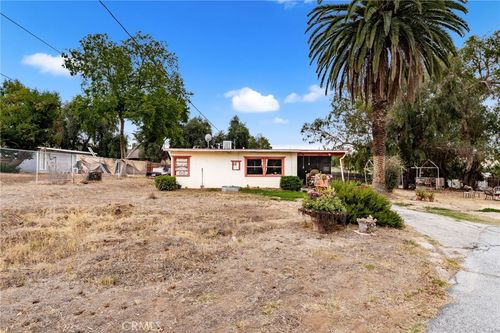 11870 3rd St, Yucaipa, CA, 92399 | Card Image