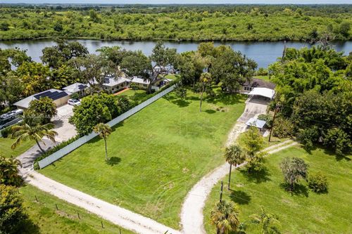 2030 Fort Denaud Rd, La Belle, FL, 33935 | Card Image