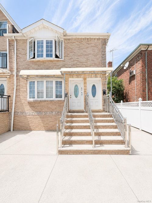 6563 Hull Ave, Maspeth, NY, 11378-1638 | Card Image