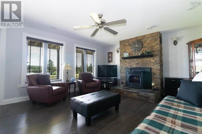 2560 Hillside Rd, House other with 4 bedrooms, 3 bathrooms and null parking in Marion Bridge NS | Image 18