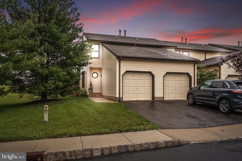 621 Almond Ct, Flemington, NJ, 08822-3142 | Card Image