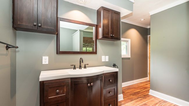 Room to expand the vaniety | Image 19