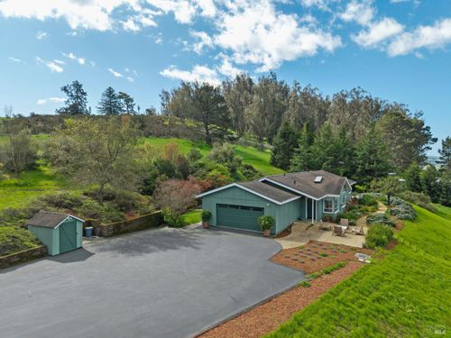 5855 Bodega Ave, Petaluma, CA, 94952-9666 | Card Image
