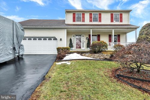 712 Pearl St, Birdsboro, PA, 19508-2136 | Card Image