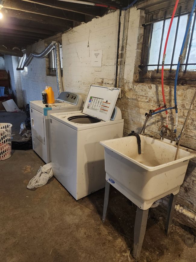 Shared basement laundry | Image 19