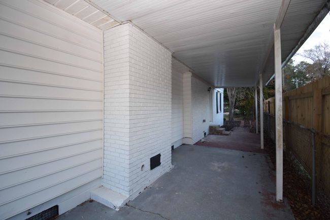 left side | Image 17