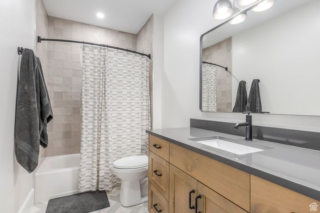 348 E Twin Hollow Cir, House other with 4 bedrooms, 6 bathrooms and 6 parking in Mapleton UT | Image 39