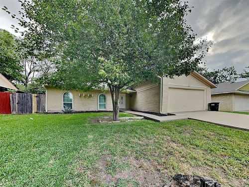 829 Via Valencia, Mesquite, TX, 75150-3027 | Card Image