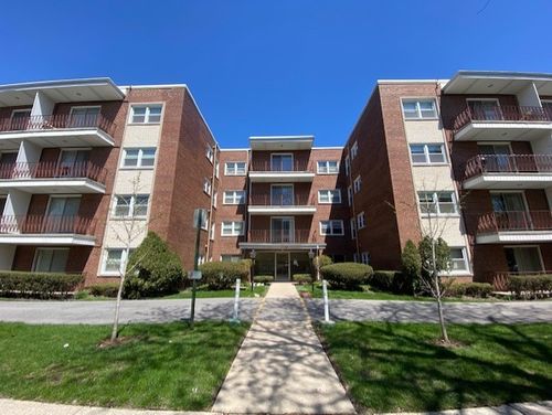 208-5240 Galitz St, Skokie, IL, 60077-2793 | Card Image