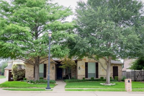 1212 Surrey Ln, Allen, TX, 75013-5612 | Card Image