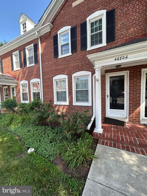 a-4672 36th St S, ARLINGTON, VA, 22206-1722 | Card Image