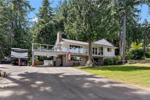 2040 Salem Terr, North Saanich, BC, V8L5J4 | Card Image