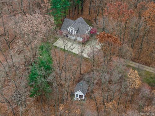 8400 Jennifer Ln, Holly, MI, 48442-8134 | Card Image