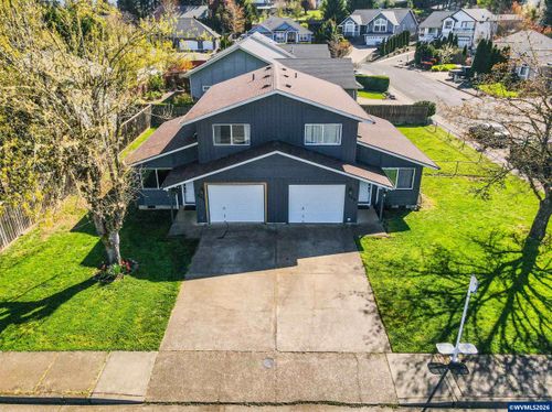 796 S R St, Cottage Grove, OR, 97424-1829 | Card Image