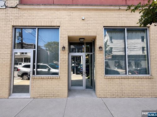 2414 Bergenline Ave, Union City, NJ, 07087-4686 | Card Image