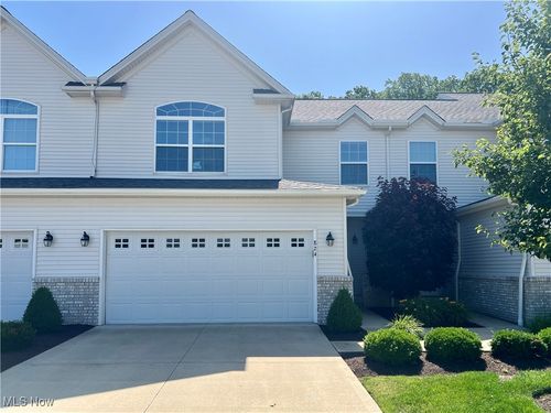 824 Wildberry Cir, Avon Lake, OH, 44012-5202 | Card Image