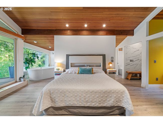 1115 Lake Front Rd, House other with 4 bedrooms, 4 bathrooms and 2 parking in Lake Oswego OR | Image 24
