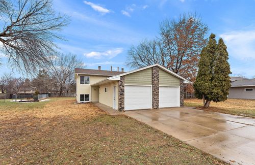 8425-8427 Rhode Island Dr N, Brooklyn Park, MN, 55445-2258 | Card Image