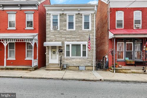 240 S 4th St, HAMBURG, PA, 19526-1208 | Card Image