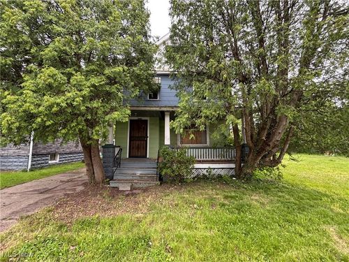 11226 Greenwich Ave, Cleveland, OH, 44105-2827 | Card Image