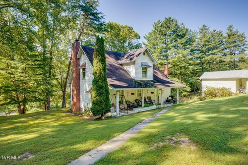 3808 Combs Ridge Rd, Honaker, VA, 24260-4052 | Card Image