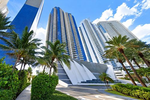 3903-17121 Collins Ave, Sunny Isles Beach, FL, 33160-4369 | Card Image