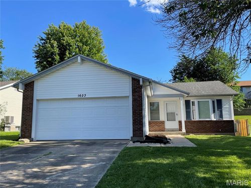 1623 Fairwood Forest Dr, Saint Peters, MO, 63376-4920 | Card Image