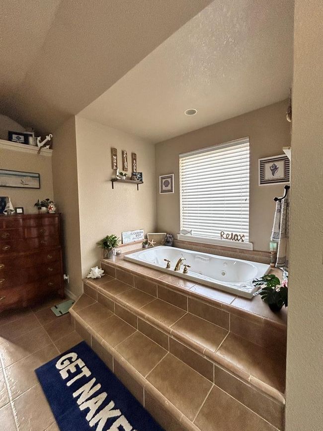 390 Hackberry Dr, House other with 5 bedrooms, 5 bathrooms and 3 parking in Andrews TX | Image 56
